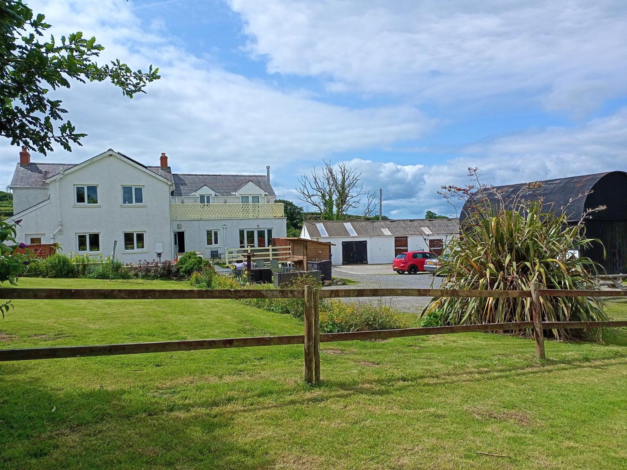 Hotel Pantysgyfarnog Near Carmarthenshire Pembrokeshire Esterno foto